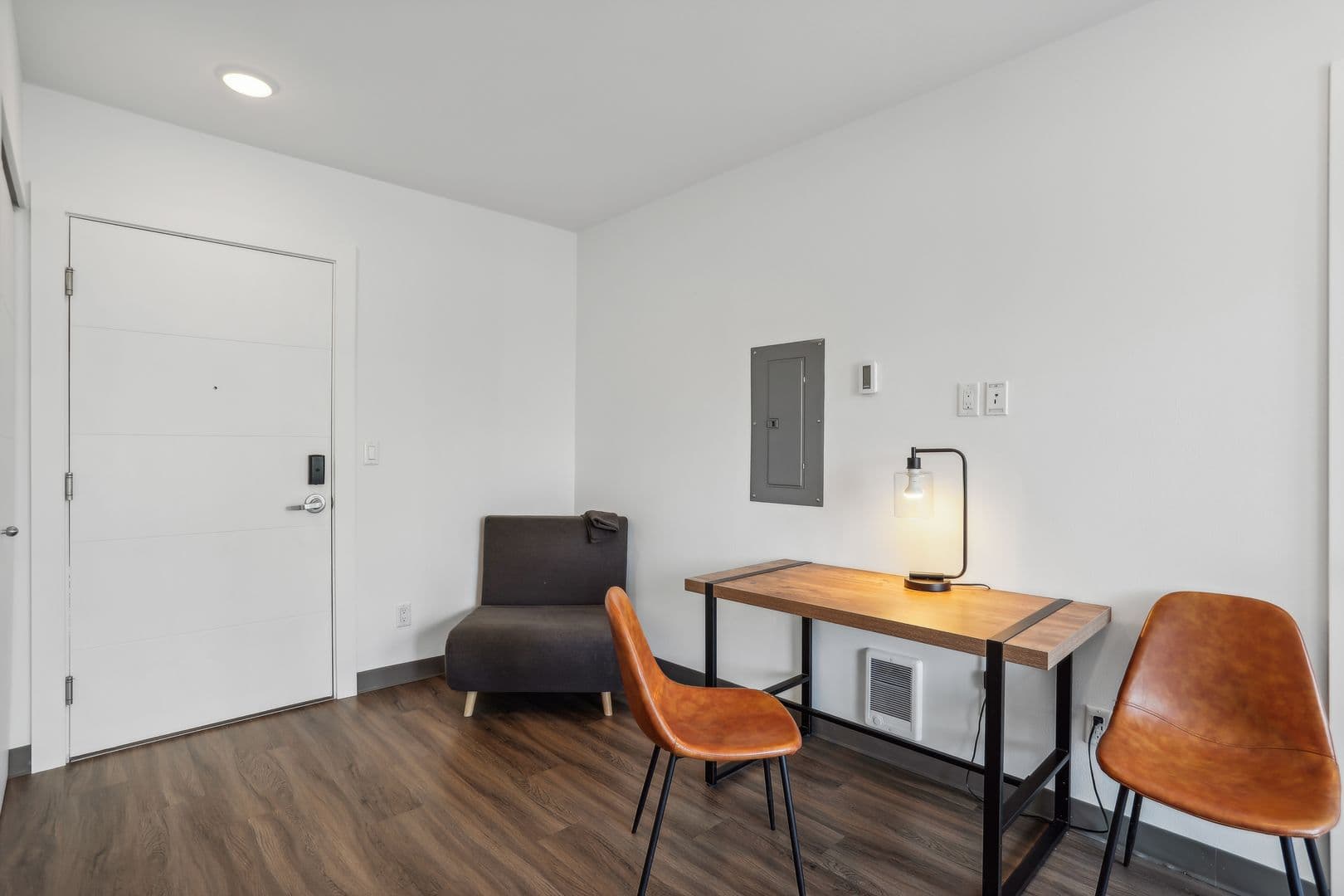 PM - Fifty-Two Apartments 13 of 20