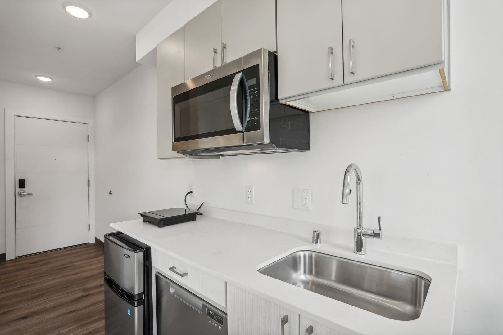PM - Fifty-Two Apartments 11 of 20