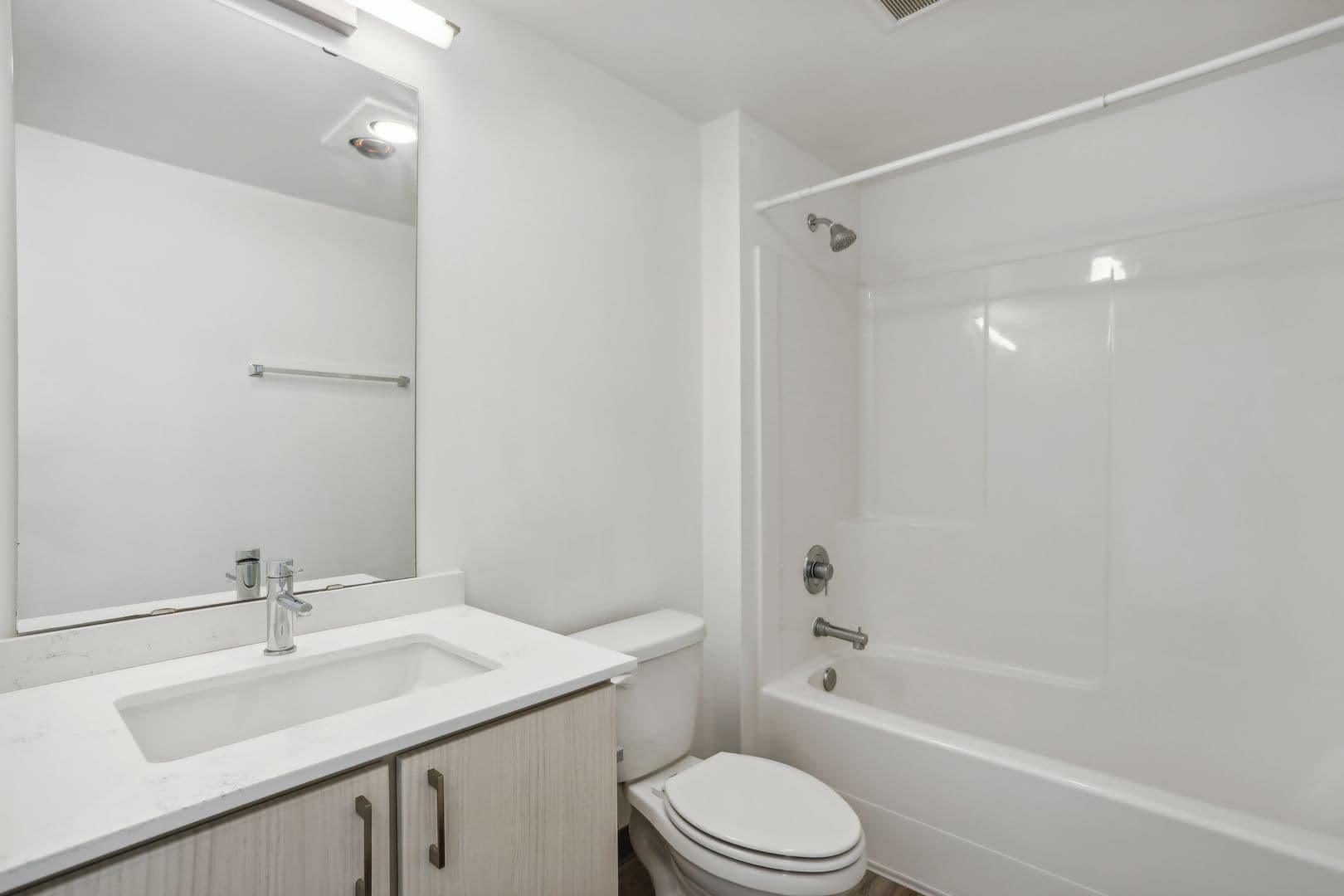 PM - Fifty-Two Apartments 16 of 20