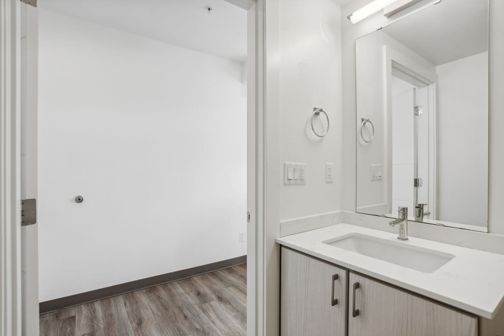 PM - Fifty-Two Apartments 17 of 20