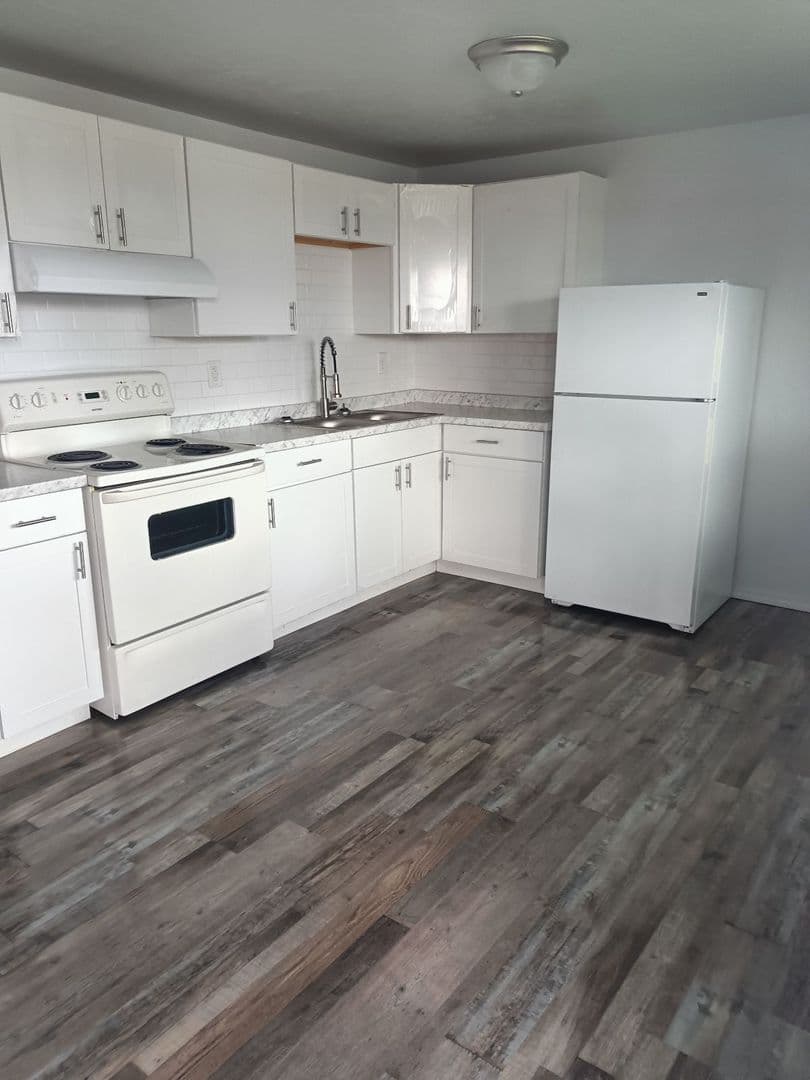 6111 Klein Apartments 1-28 2 of 7
