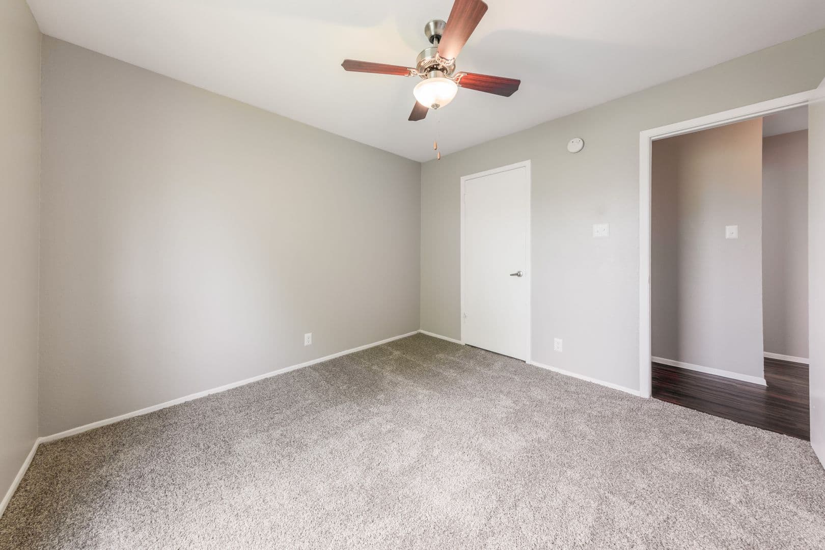 El Monty Apartments 15 of 20