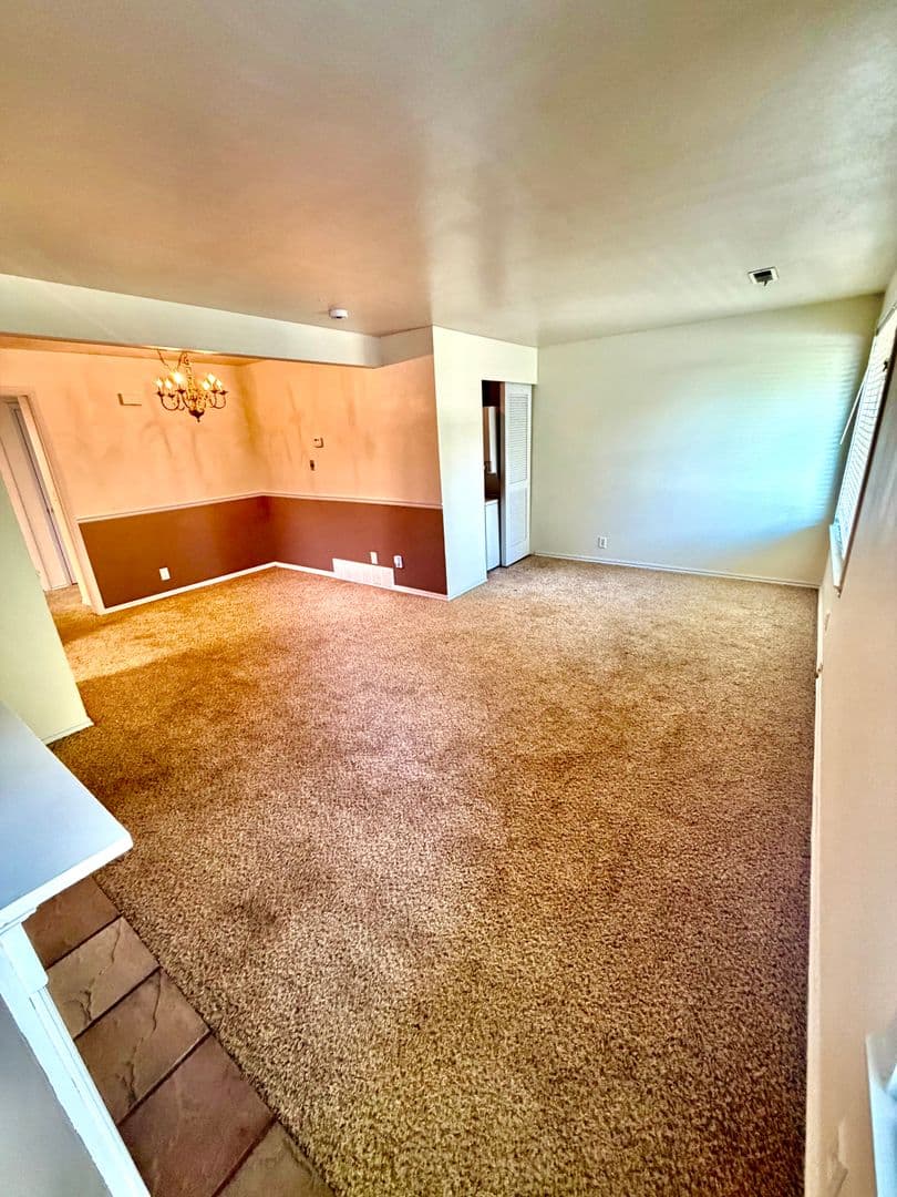 406 E. 3335 S. 3 of 10