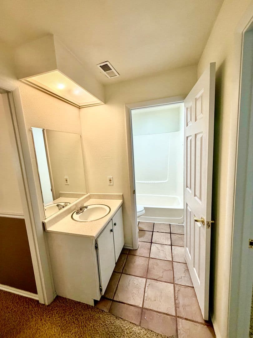 406 E. 3335 S. 6 of 10