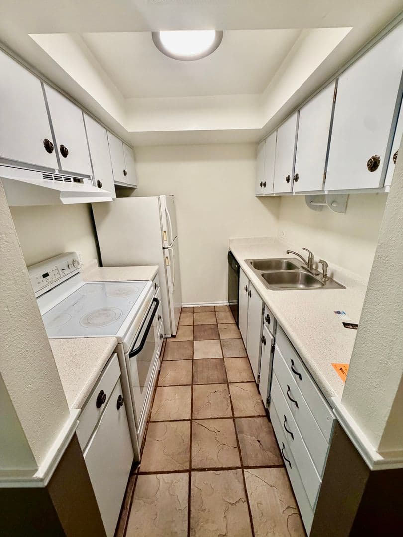 406 E. 3335 S. 5 of 10
