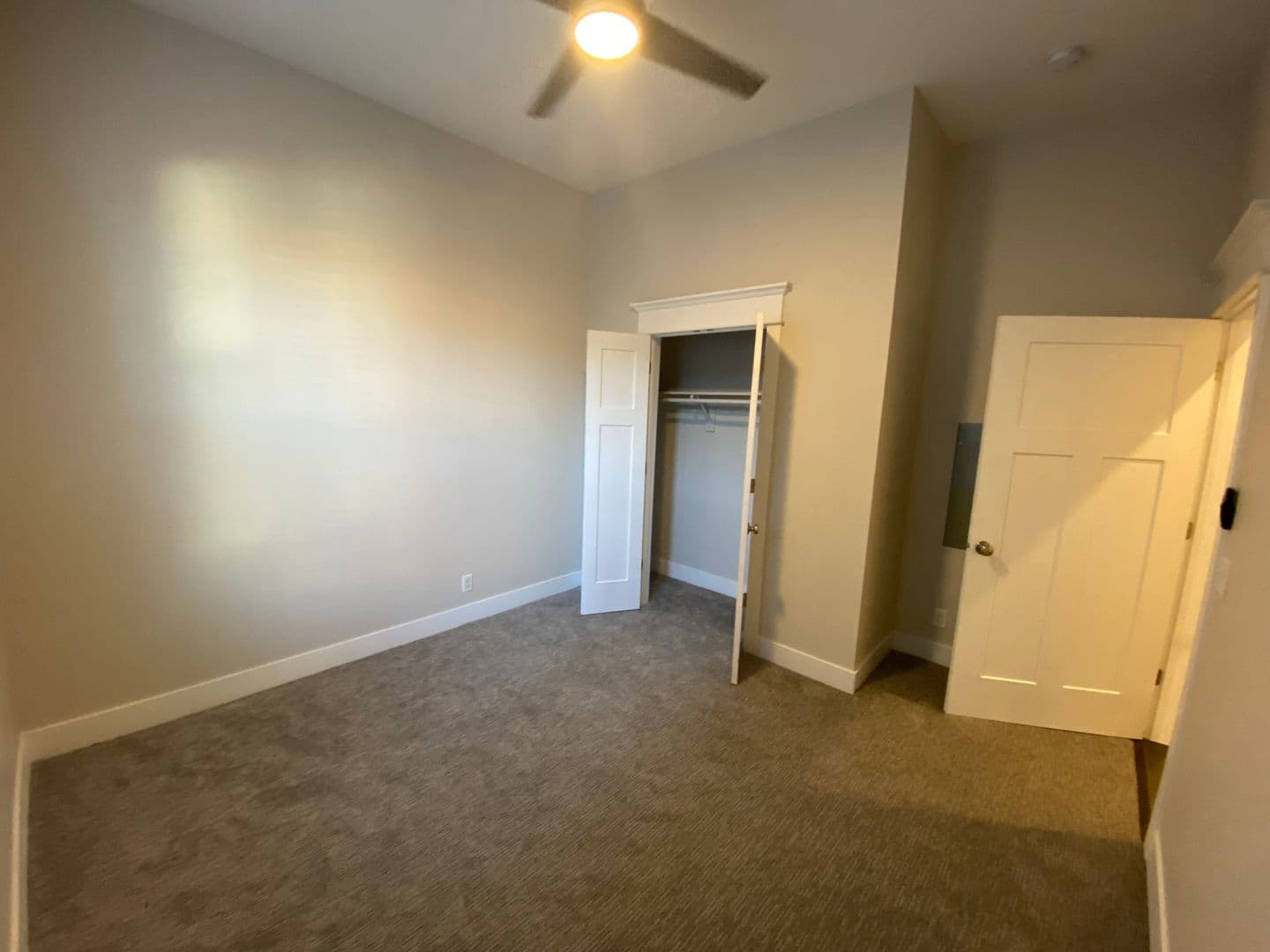 The Hinge Flats Modern Loft in Downtown 14 of 24
