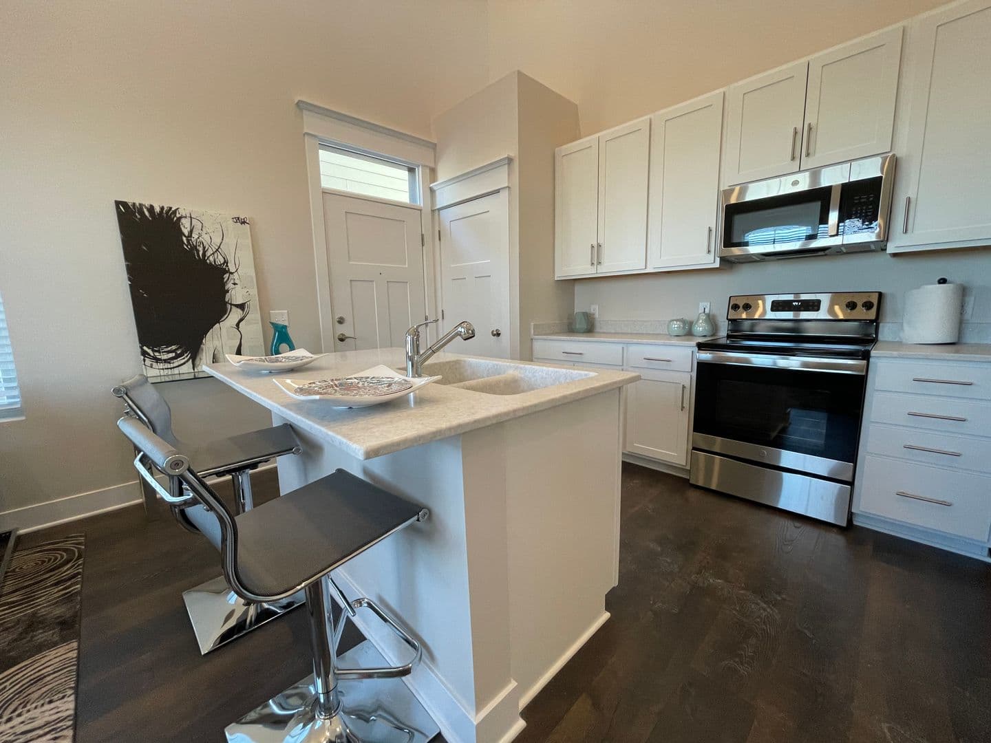 The Hinge Flats Modern Loft in Downtown 5 of 24