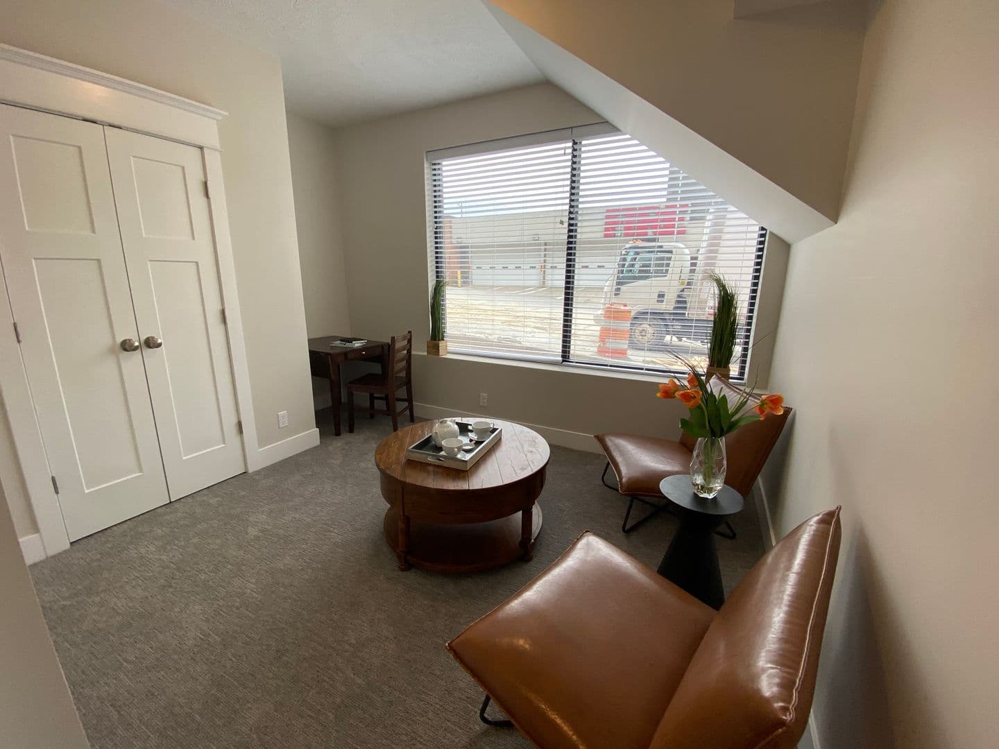 The Hinge Flats Modern Loft in Downtown 22 of 24