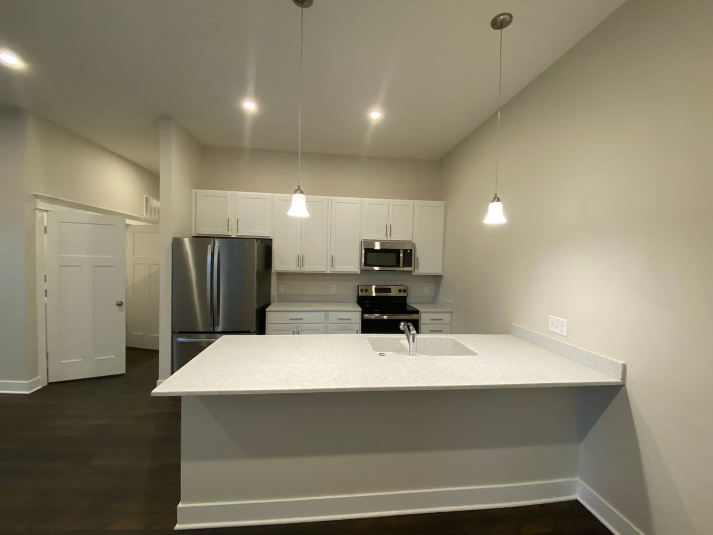 The Hinge Flats Modern Loft in Downtown 11 of 24