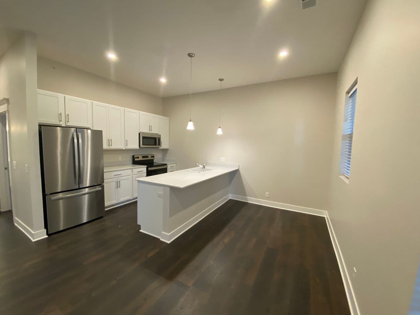 The Hinge Flats Modern Loft in Downtown 10 of 24