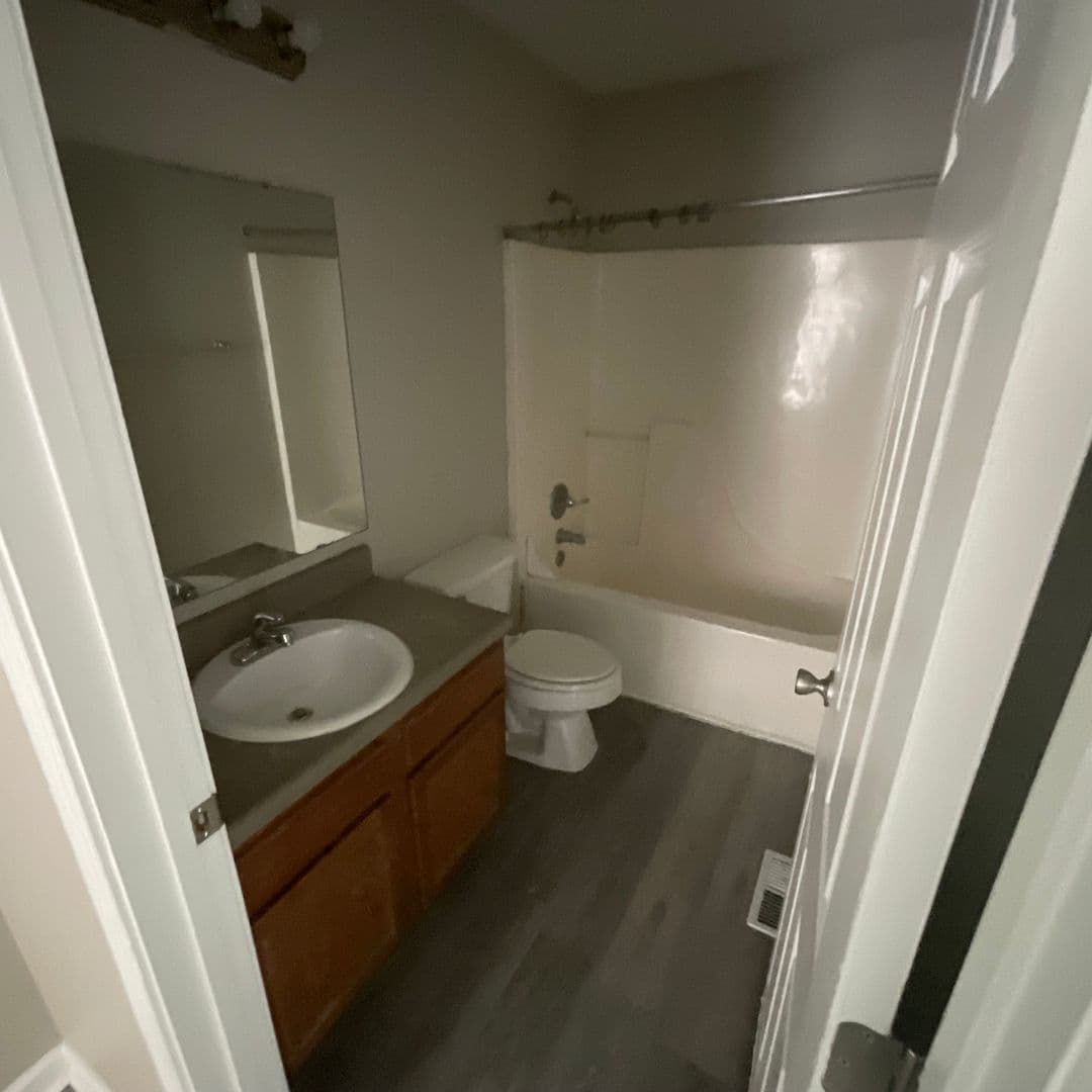 MLK Homes II 1155 27th 10 of 14