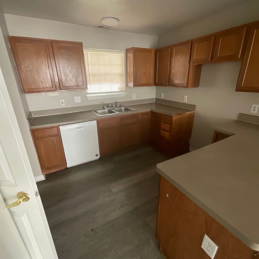 MLK Homes II 1155 27th 7 of 14