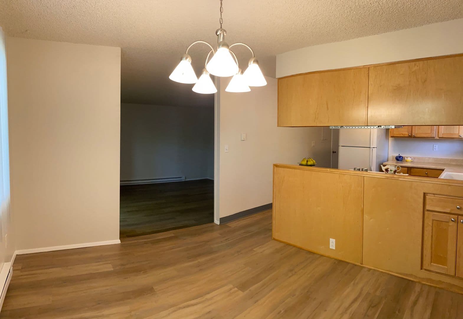 535 - Hilltop Apartments 3 of 19