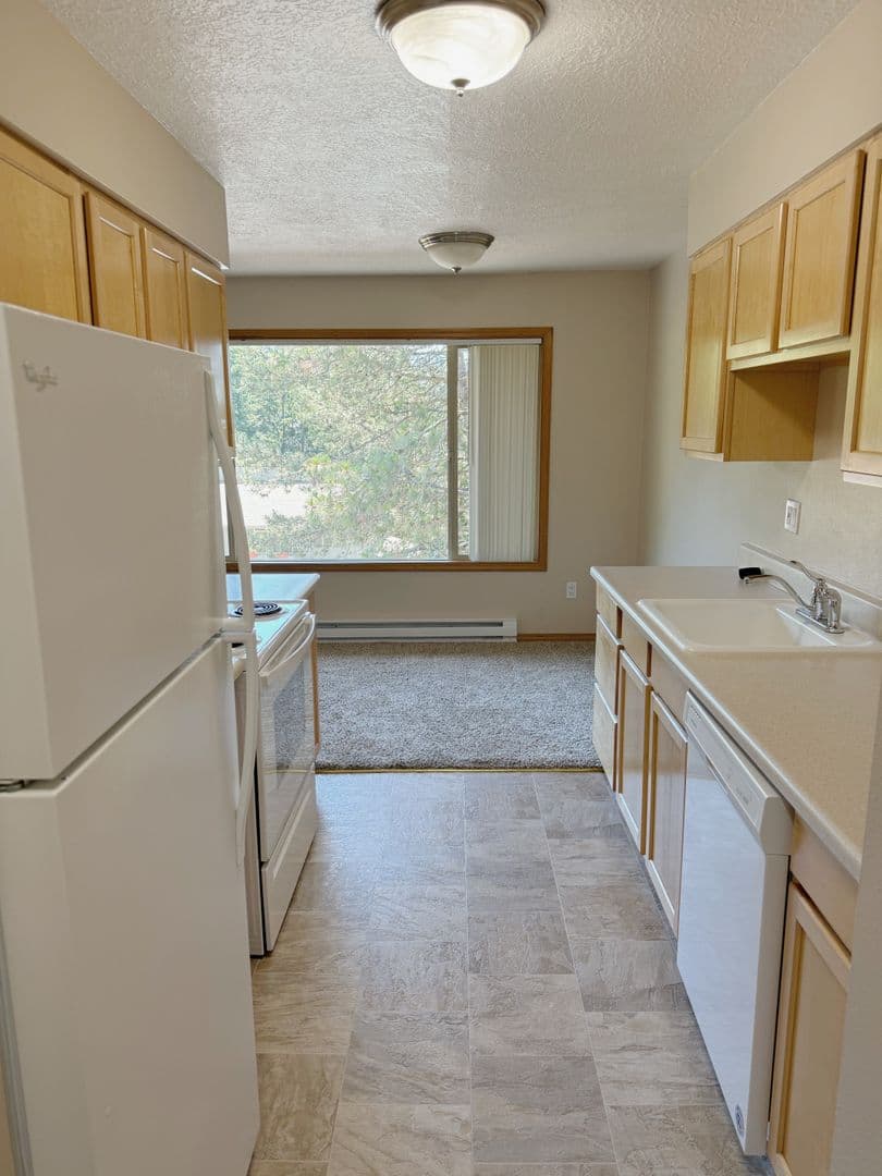 533 - Roxclif Court 6 of 16