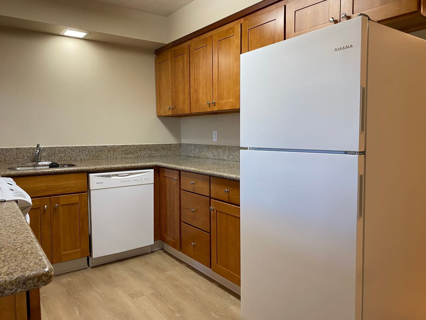 535 - Hilltop Apartments 10 of 24