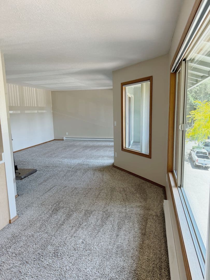 533 - Roxclif Court 4 of 16