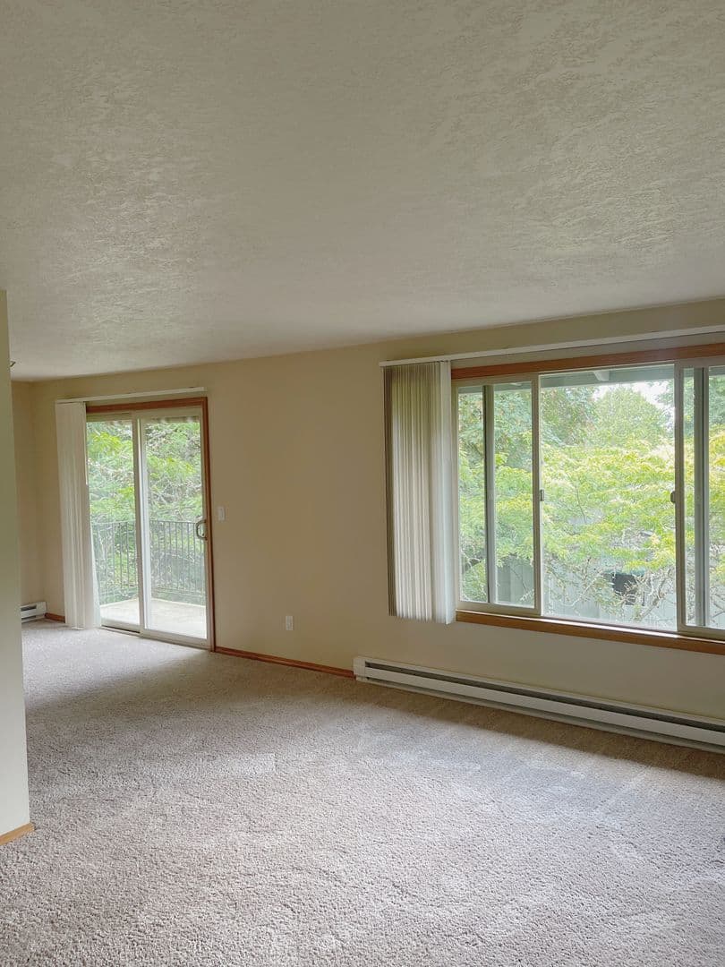 533 - Roxclif Court 1 of 10