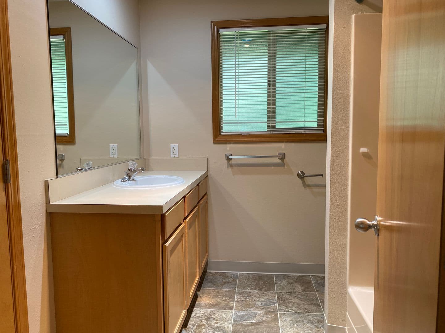 533 - Roxclif Court 8 of 16
