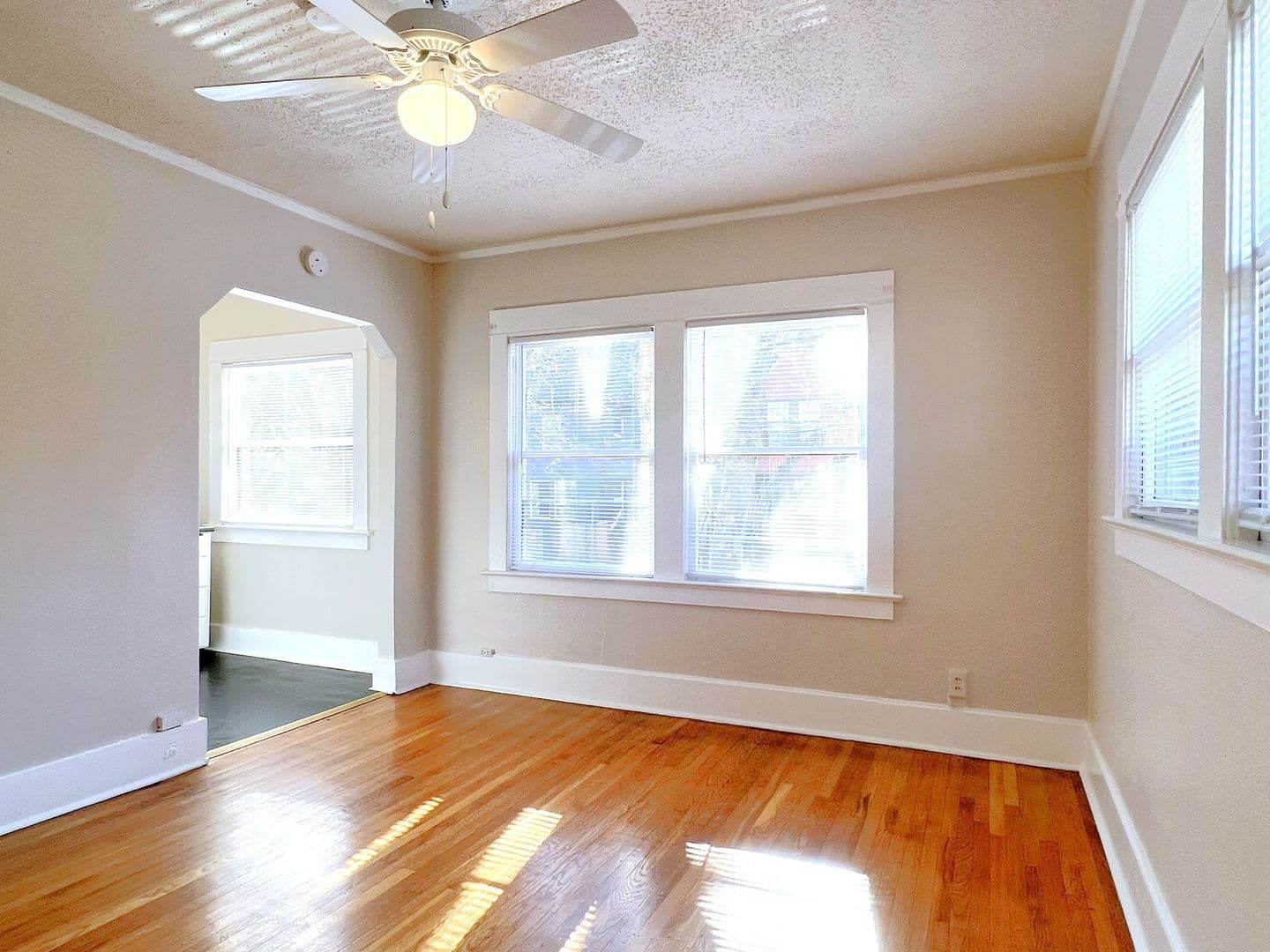 634 - Whitestone 2 of 9