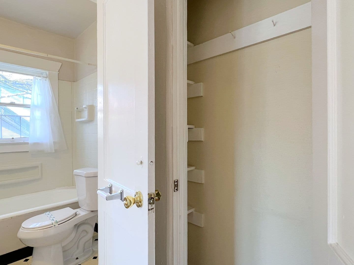 634 - Whitestone 8 of 9
