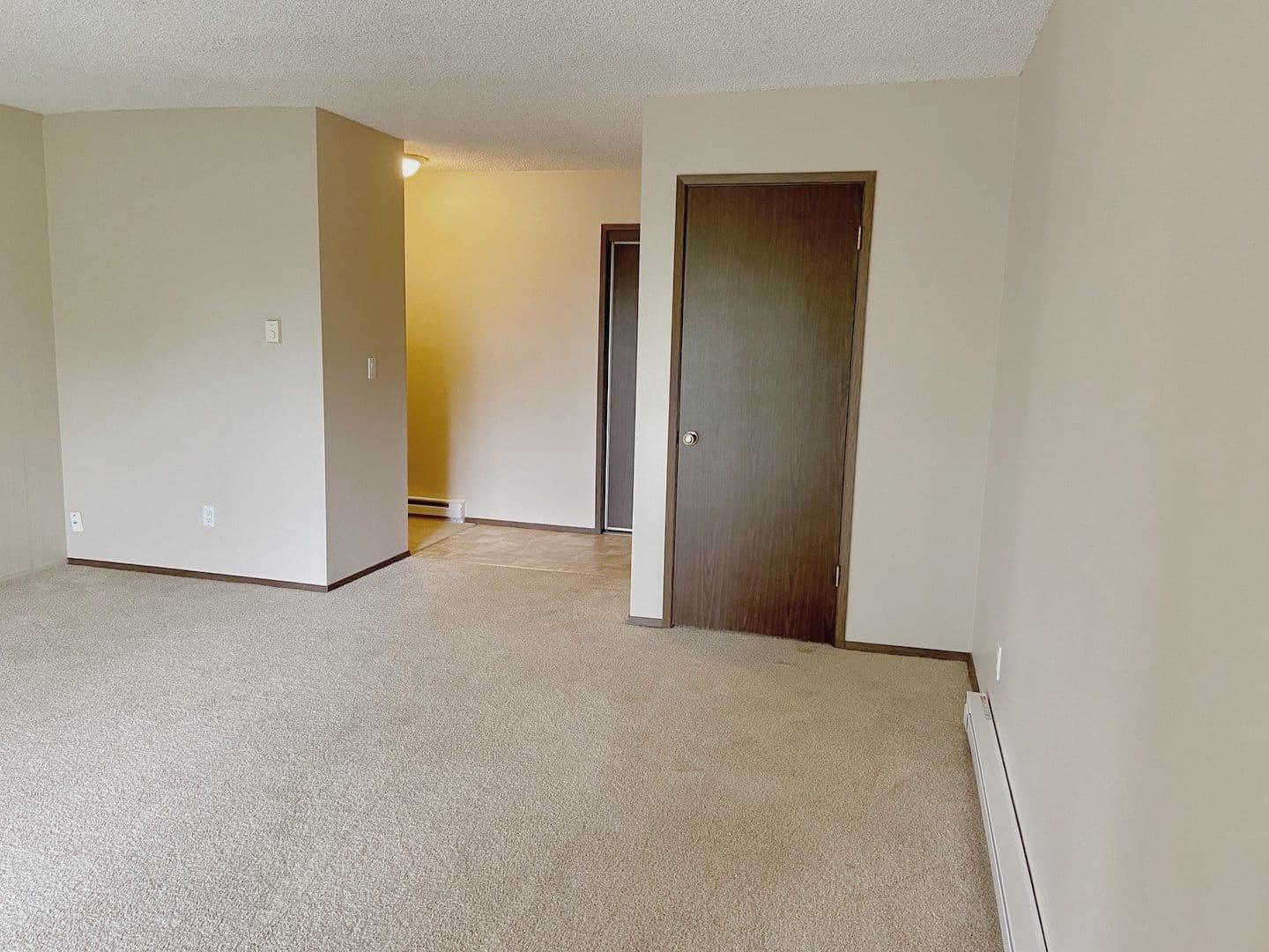 535 - Hilltop Apartments 8 of 18