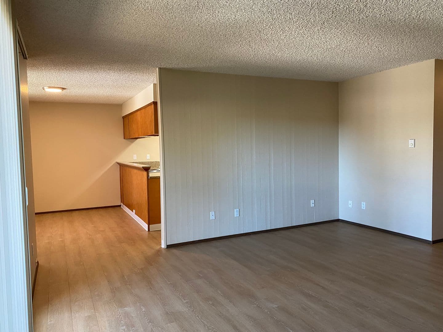 535 - Hilltop Apartments 3 of 24