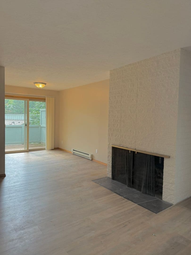 533 - Roxclif Court 1 of 15