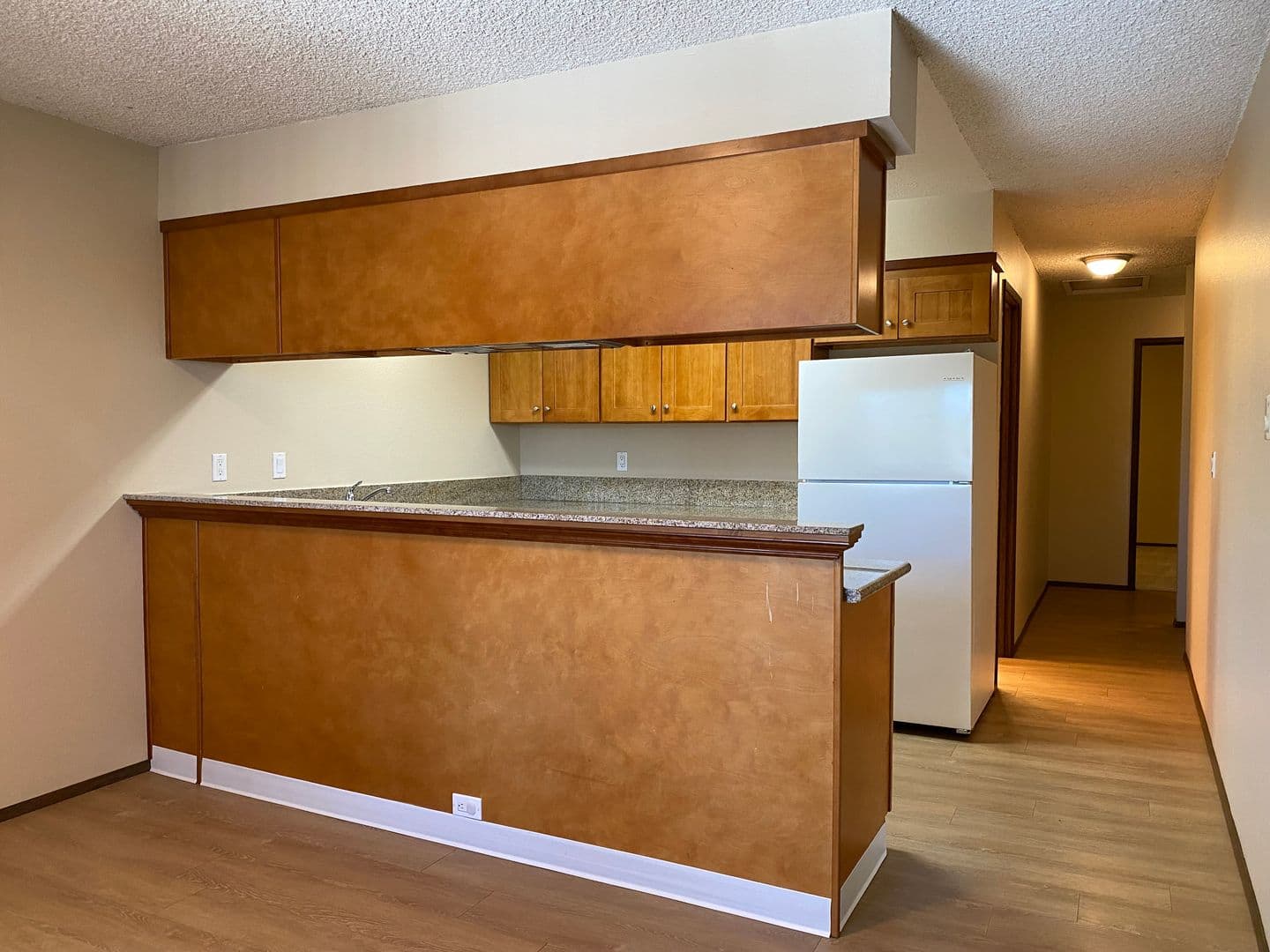 535 - Hilltop Apartments 7 of 24