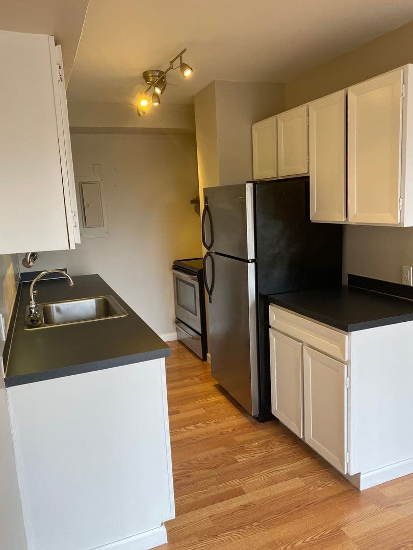 562-2020 Building 5 of 9