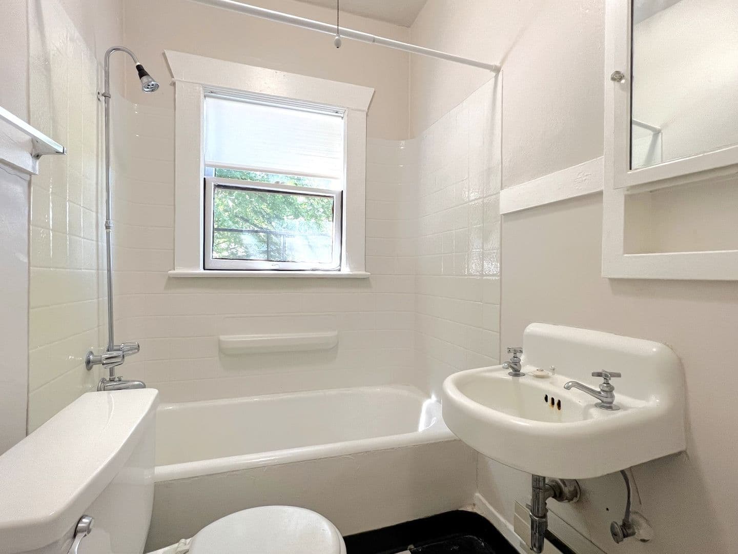 634 - Whitestone 9 of 9