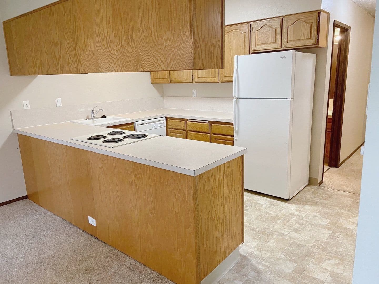 535 - Hilltop Apartments 3 of 18