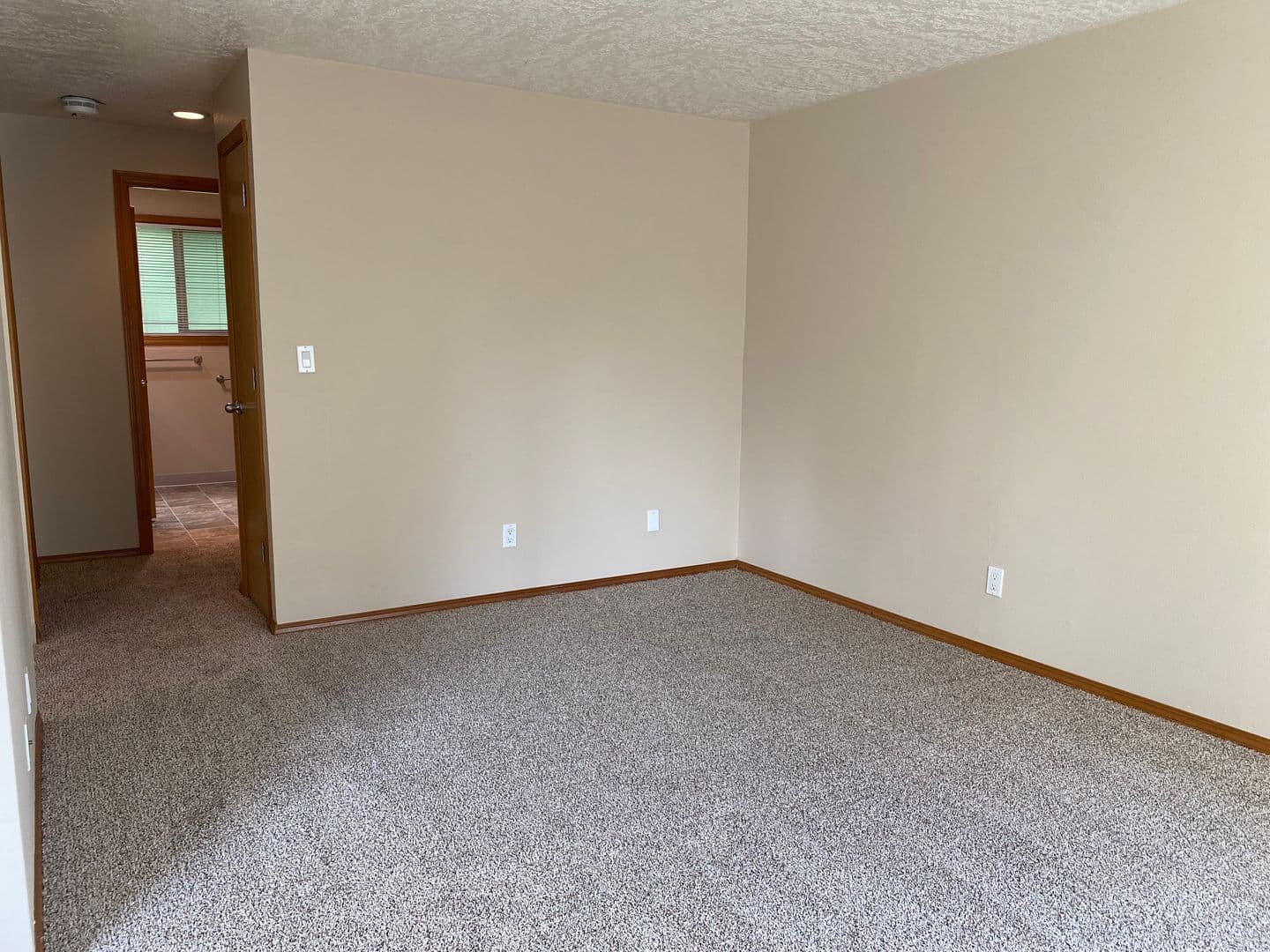 533 - Roxclif Court 7 of 16