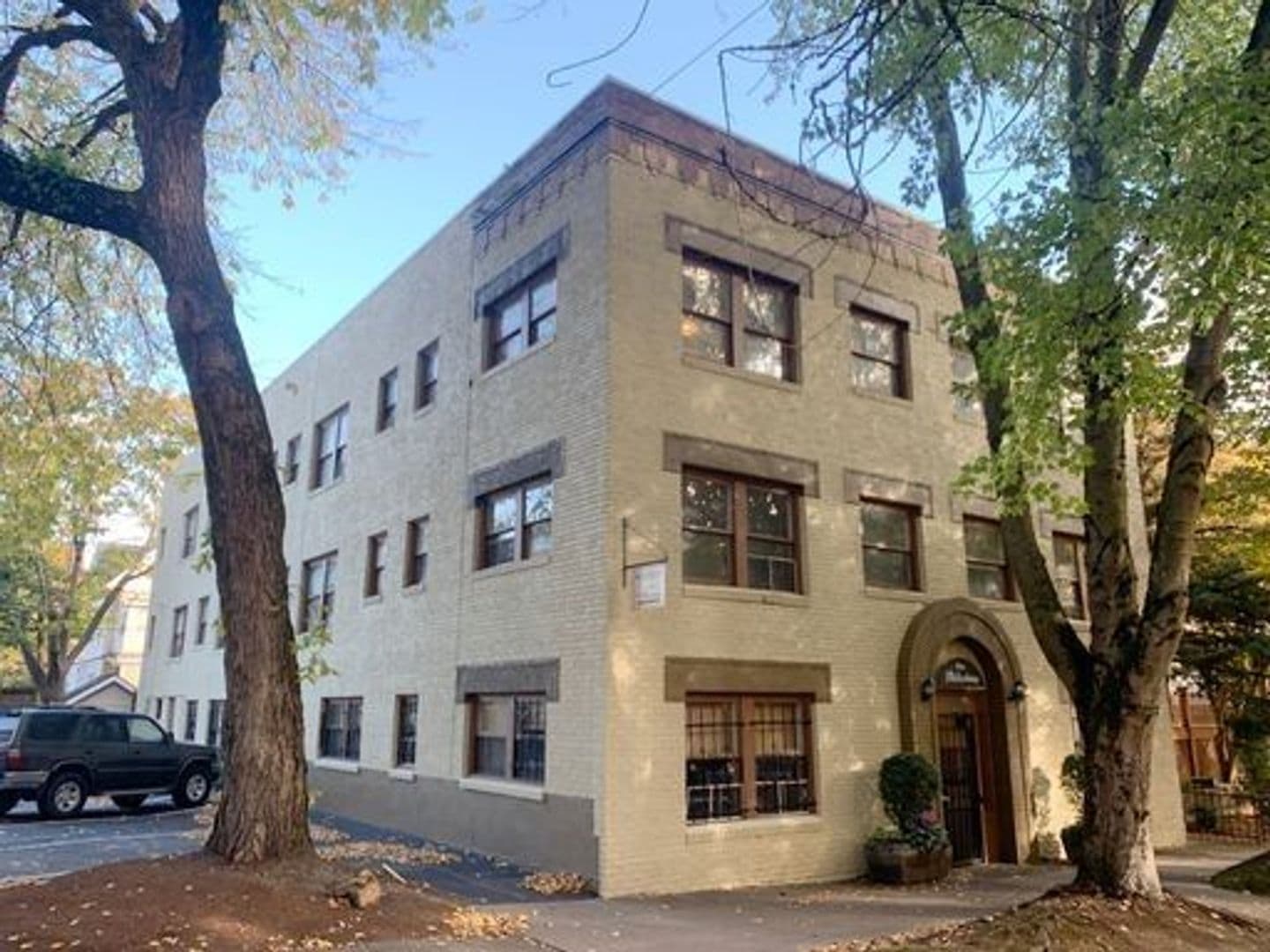 634 - Whitestone 2 of 10