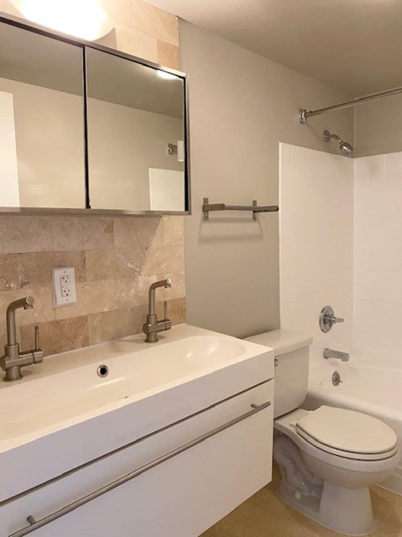 562-2020 Building 14 of 14