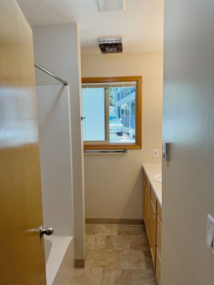 533 - Roxclif Court 12 of 16