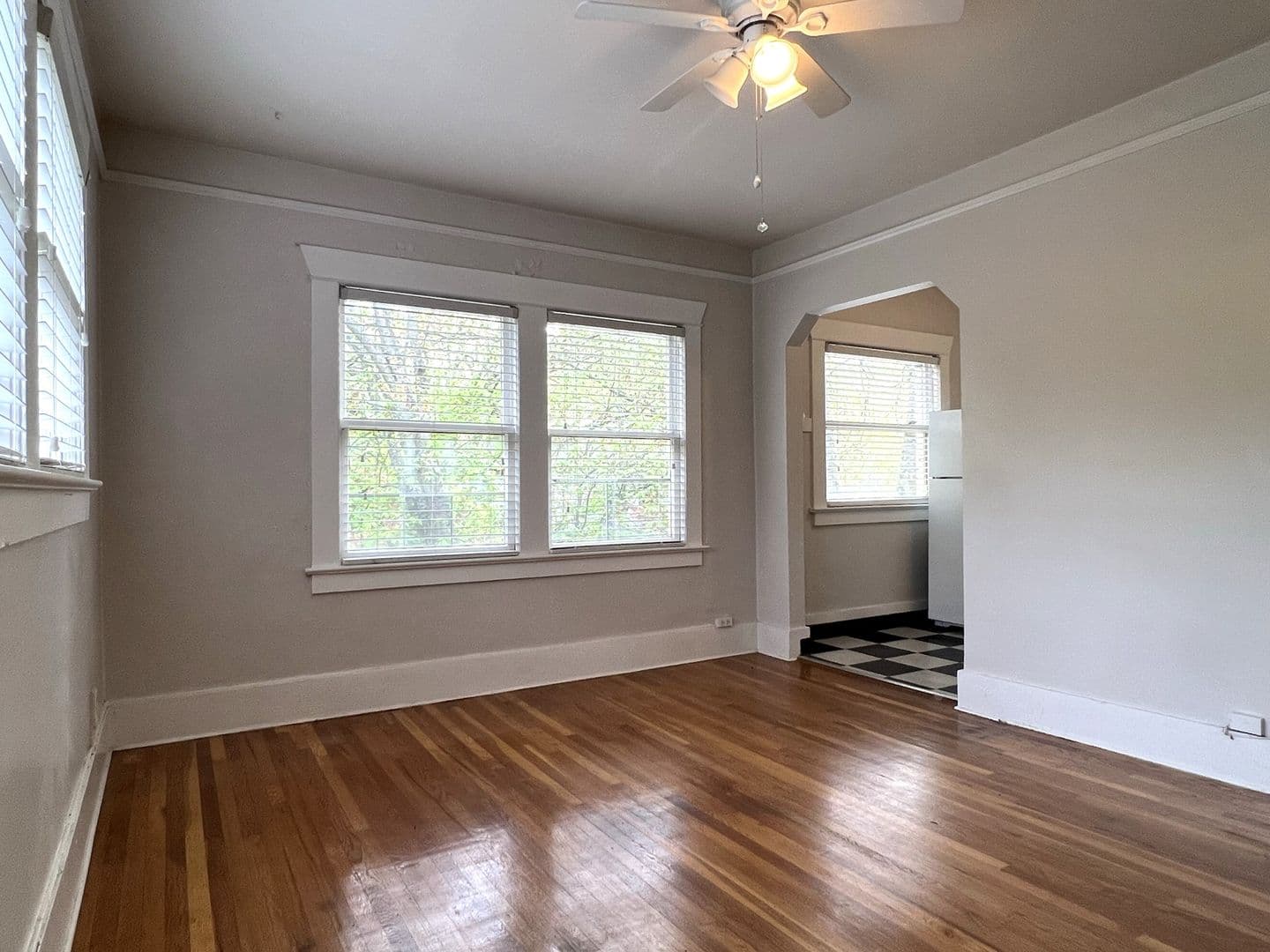 634 - Whitestone 3 of 10