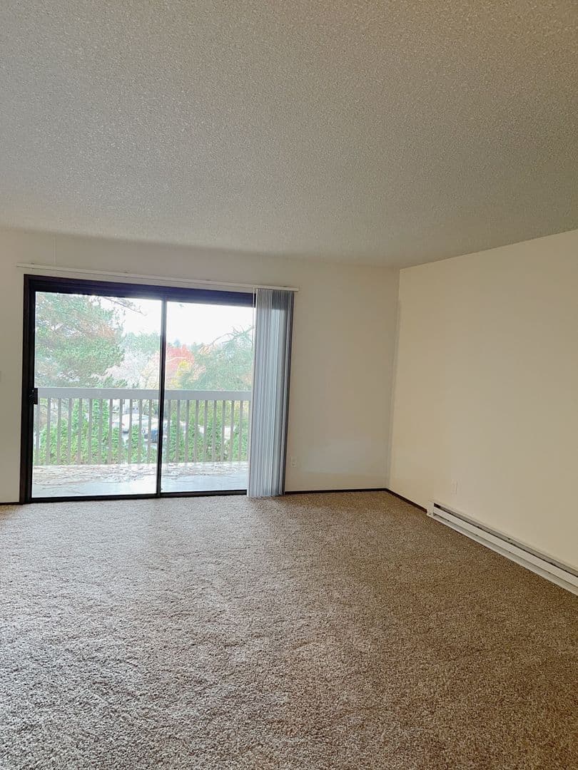 535 - Hilltop Apartments 4 of 16