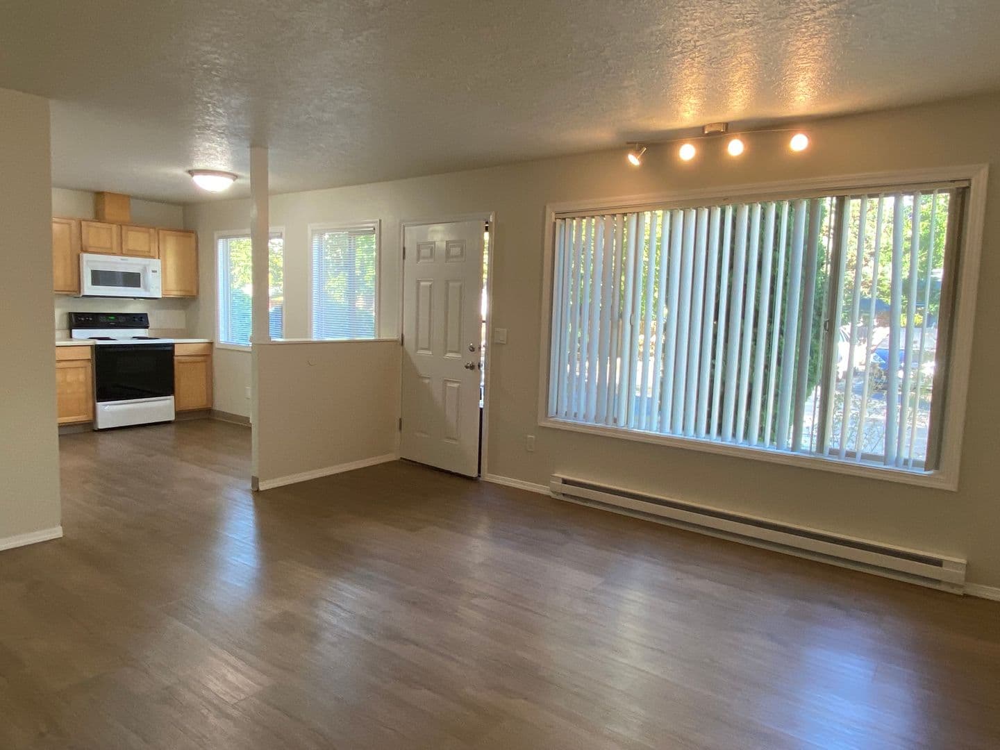 532 - Garden Court 2 of 16