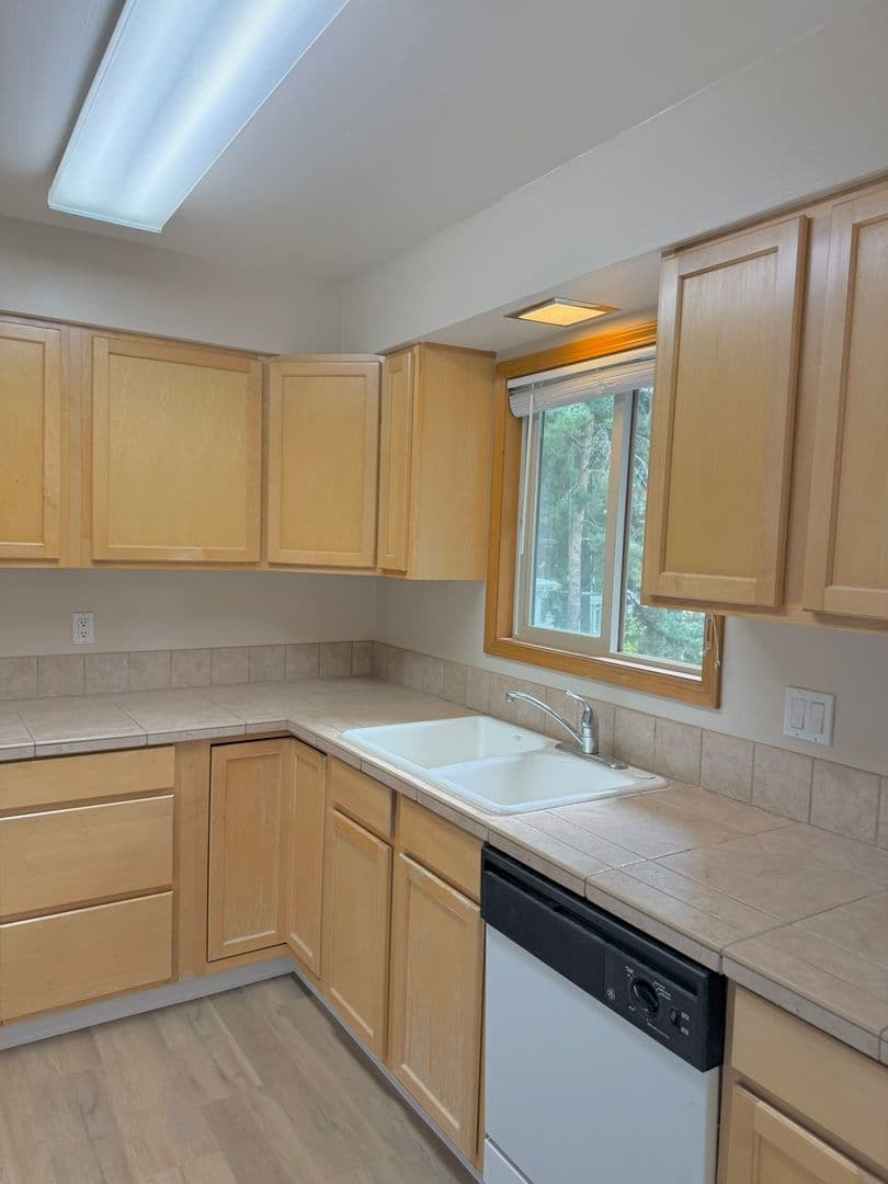 533 - Roxclif Court 6 of 15