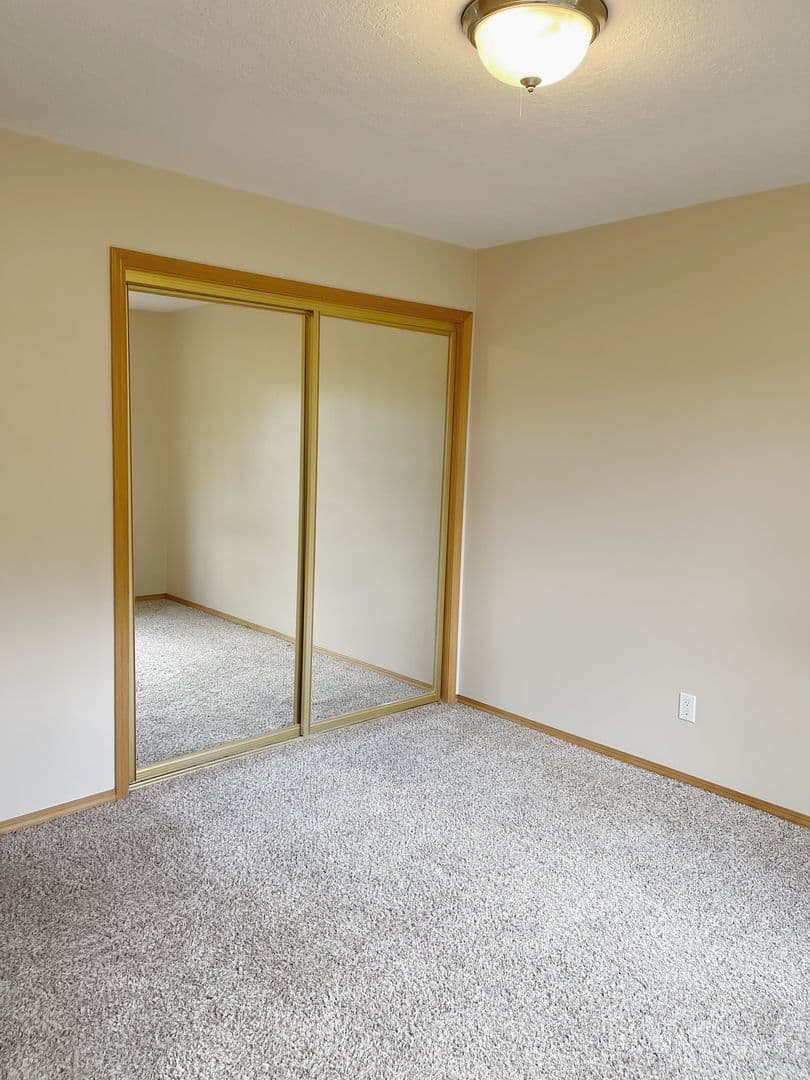 533 - Roxclif Court 4 of 8
