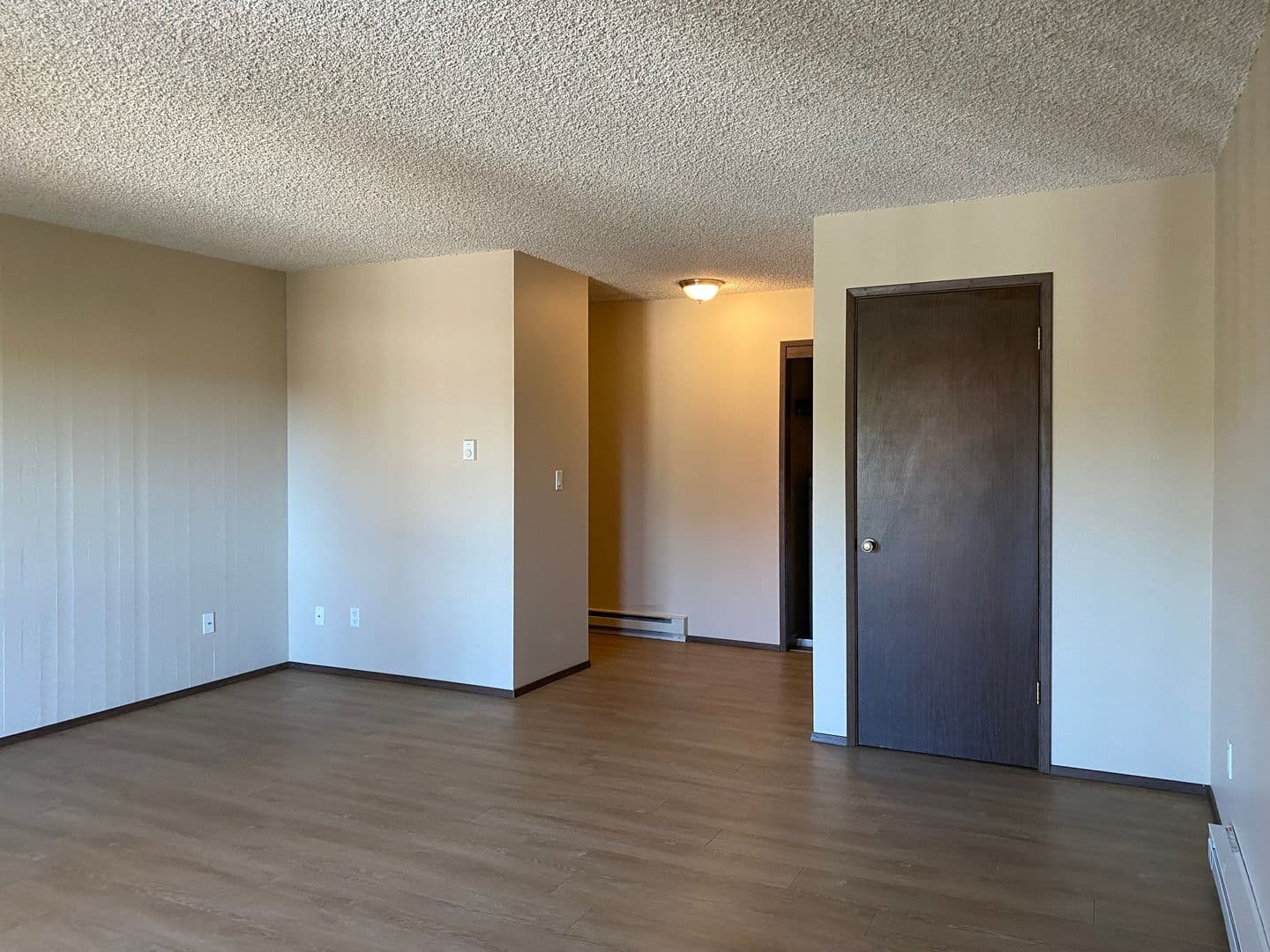 535 - Hilltop Apartments 4 of 24