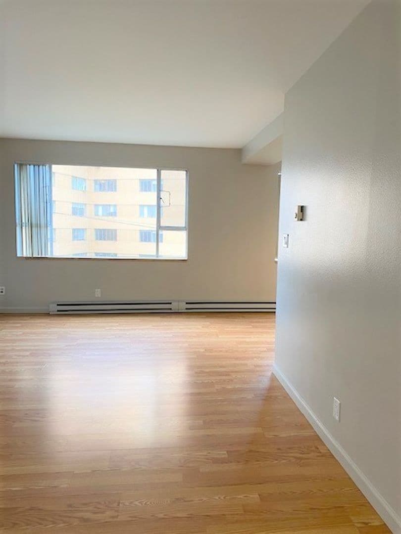 562-2020 Building 1 of 10