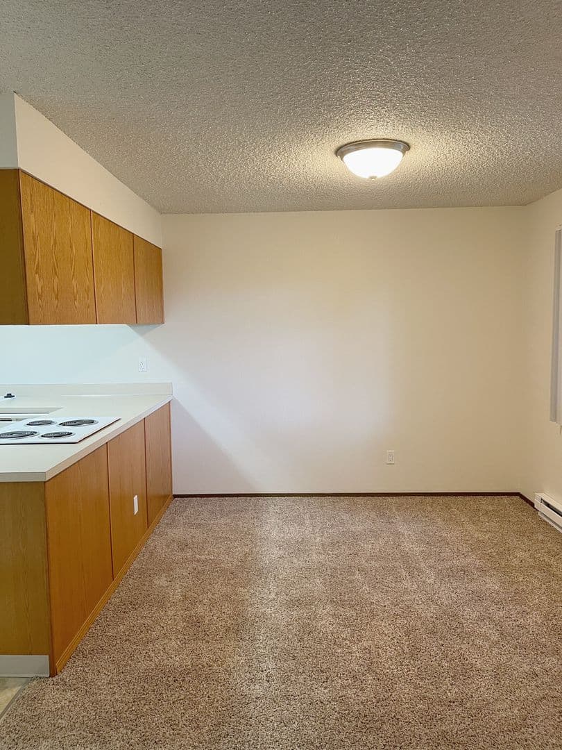 535 - Hilltop Apartments 12 of 16