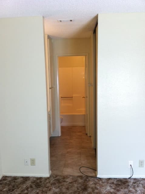 1 BEDROOM HESPERIA APARTMENT 5 of 6