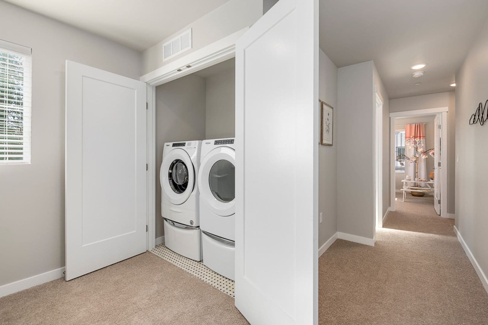 4 Bedroom townhome on greenbelt | 2 Car Garage and Driveway 19 of 19