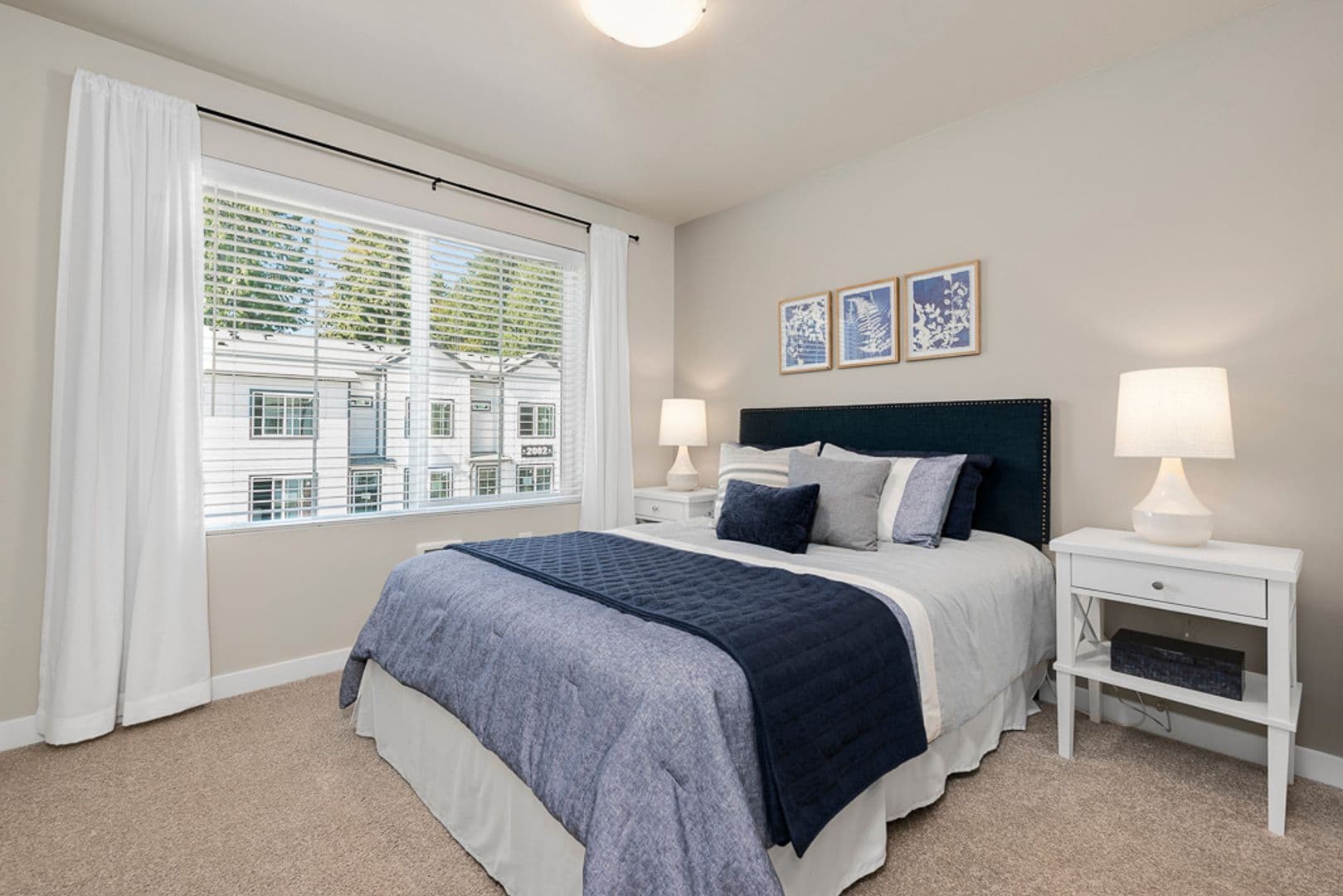 4 Bedroom townhome on greenbelt | 2 Car Garage and Driveway 17 of 19