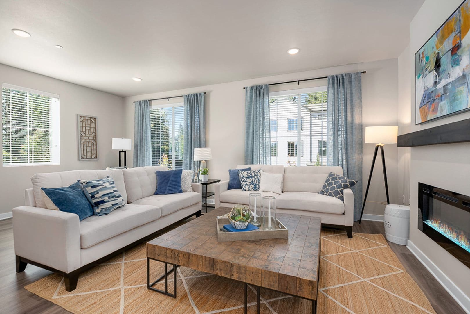 4 Bedroom townhome on greenbelt | 2 Car Garage and Driveway 8 of 19