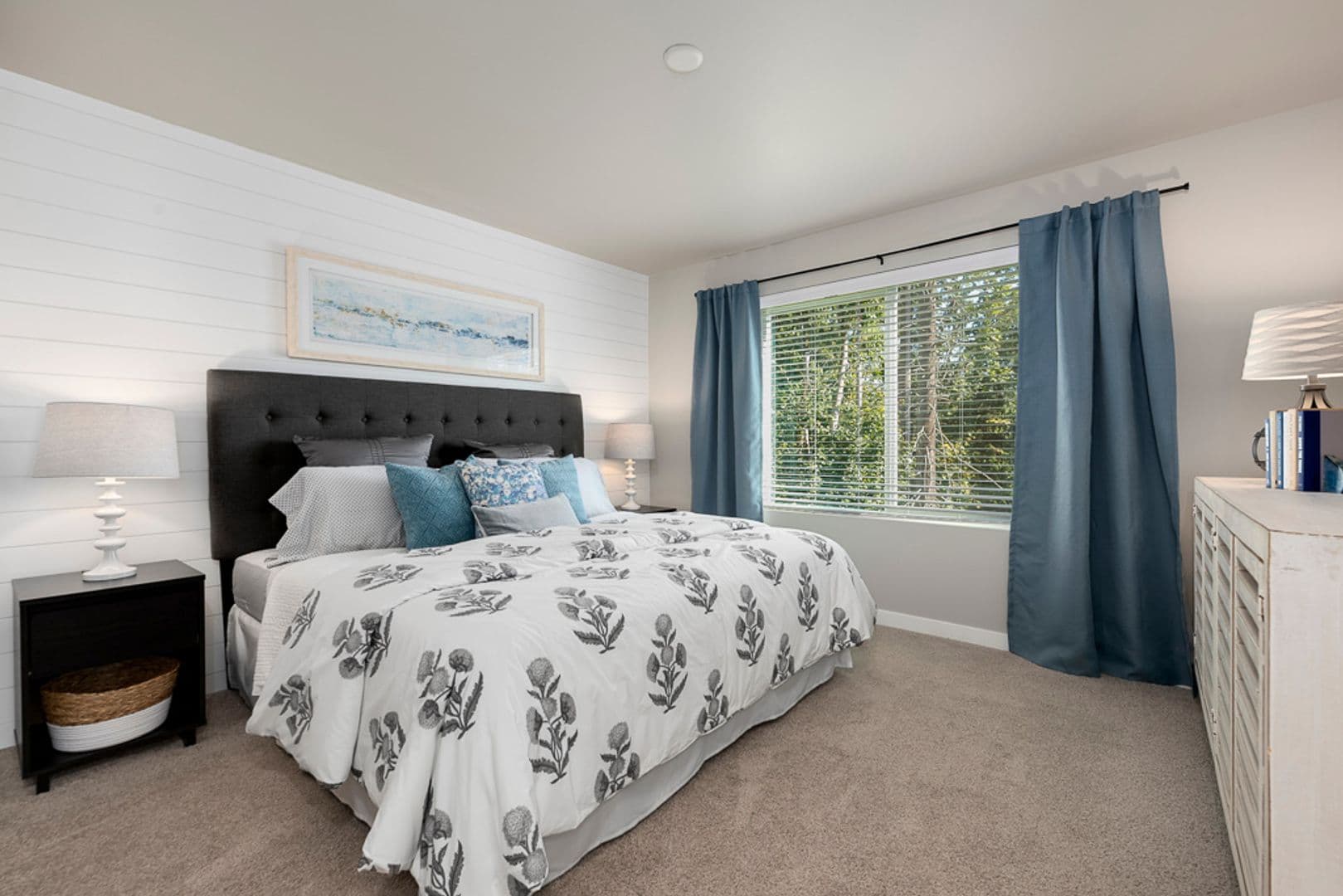 4 Bedroom townhome on greenbelt | 2 Car Garage and Driveway 13 of 19