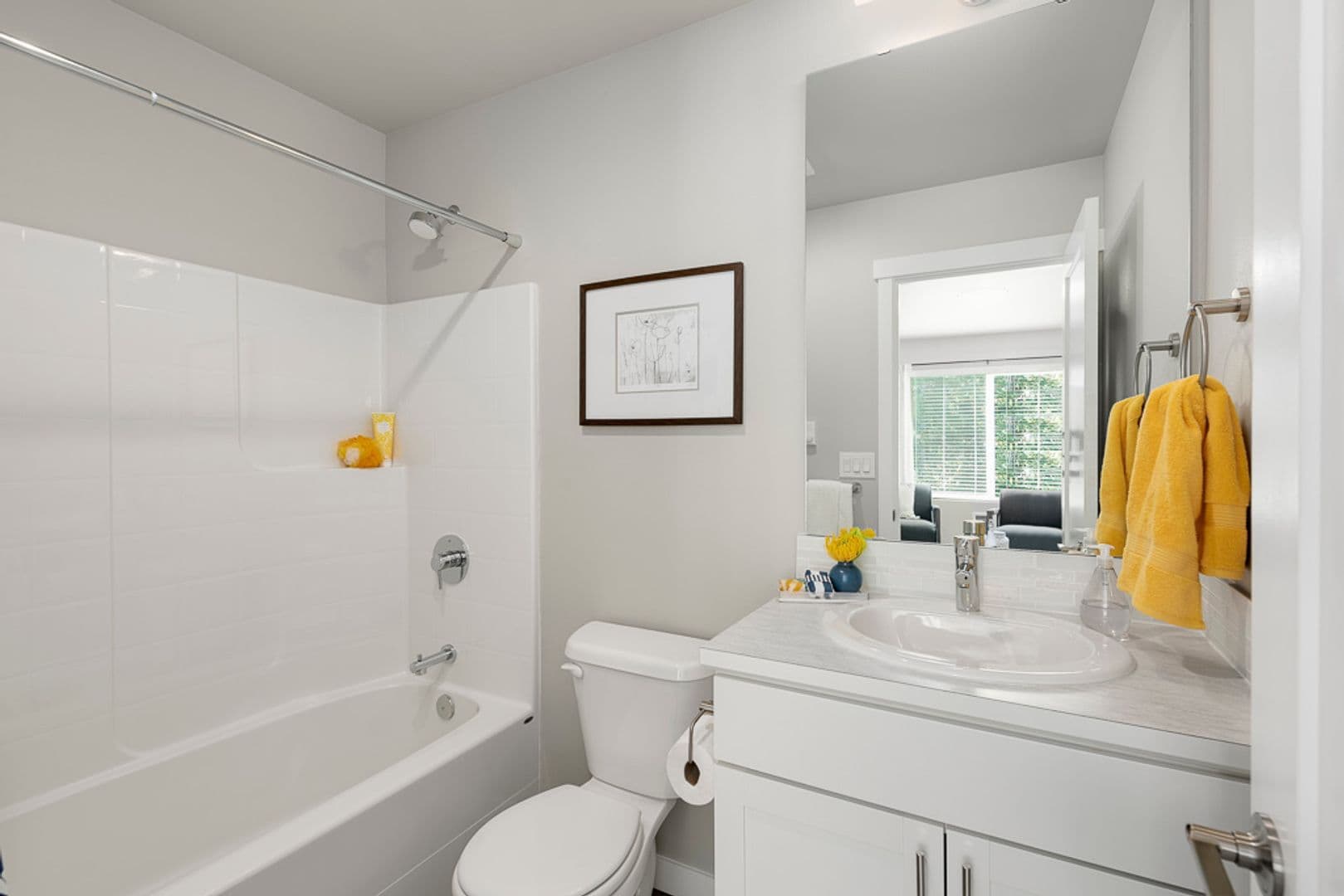 4 Bedroom townhome on greenbelt | 2 Car Garage and Driveway 6 of 19