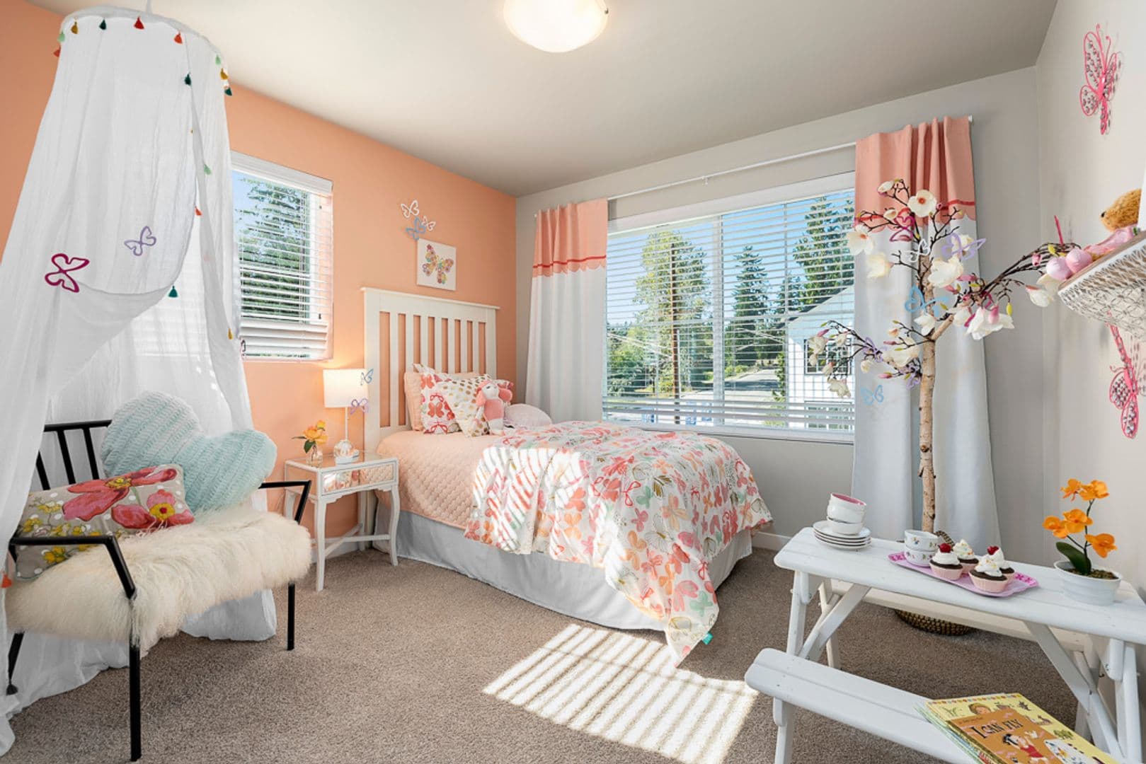 4 Bedroom townhome on greenbelt | 2 Car Garage and Driveway 16 of 19